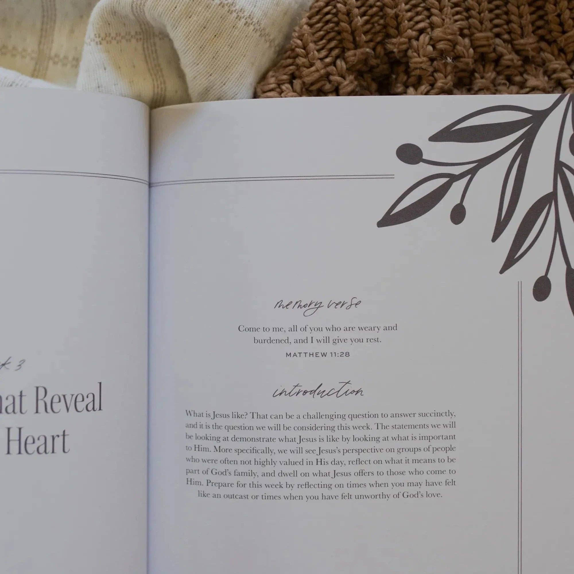 ‘Tis So Sweet to Trust in Jesus: A 40-Day Journey to the Cross Through the Words of Christ