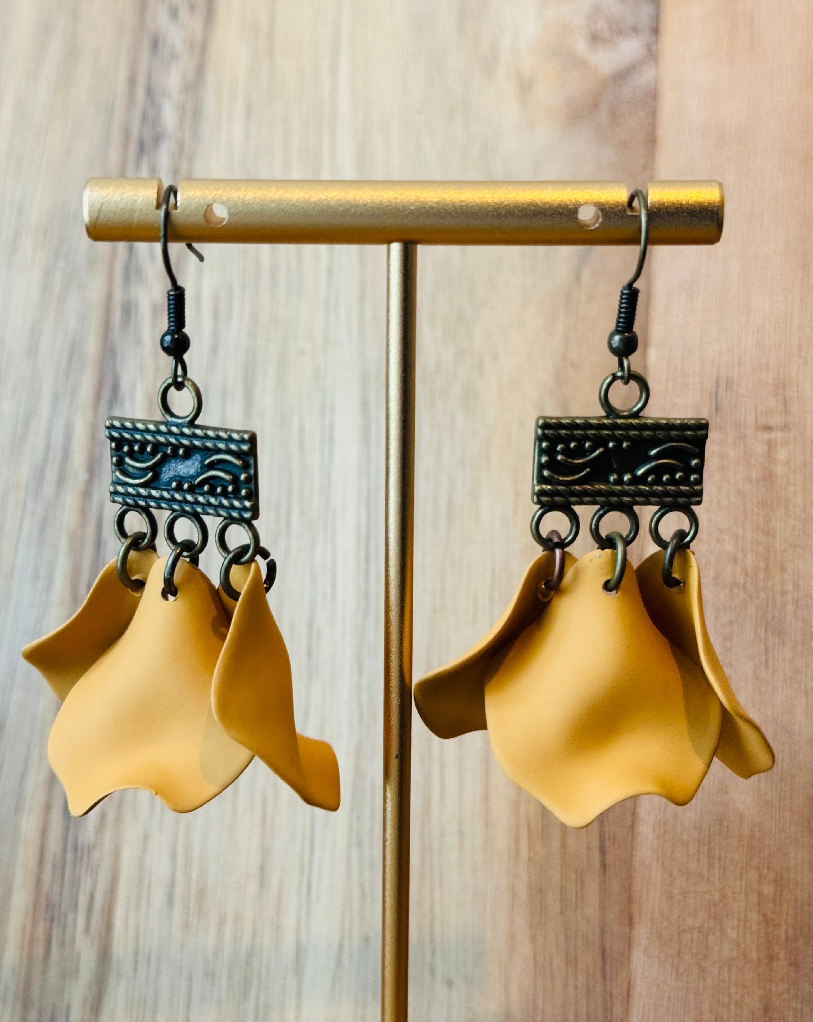 MULTIPLE COLORS: Stunning Petal Earrings