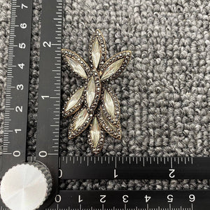 Sparkling Glass Rhinestone Retro Flower Shape Post Earrings